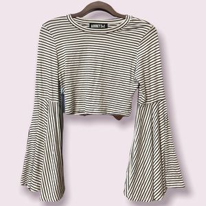 Striped Bell Sleeve Crop Top m